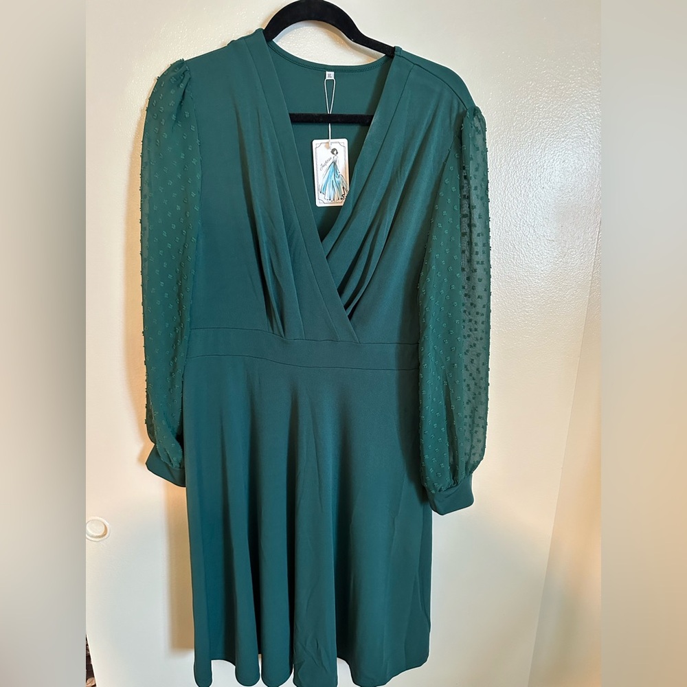 Green V-Neck Long Sleeve Dress